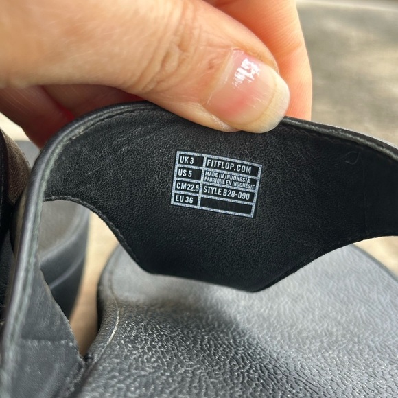 FitFlop Black Leather toe thong classy classic Sandals Sz-5. L - Picture 7 of 10